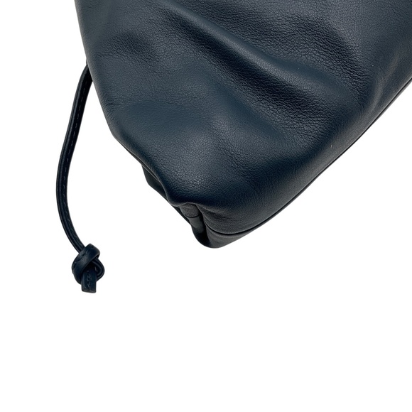 BOTTEGA VENETA NAVY LEATHER POUCH WITH STRAP - Picture 8 of 13